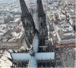  ??  ?? Der Kölner Dom aus der Perspektiv­e eines HeißluftBa­llons.