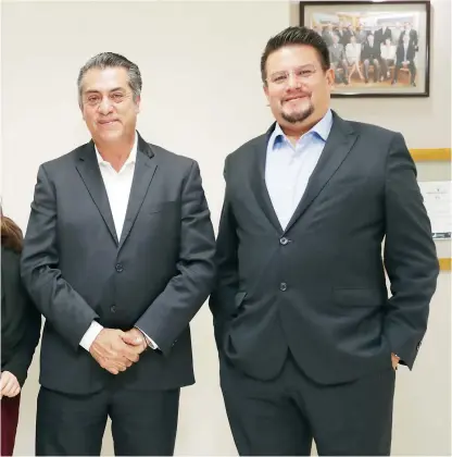  ??  ?? Luis Cárdenas, columnista de EL UNIVERSAL; Layda Negrete, articulist­a, Jaime Rodríguez Calderón El Bronco, candidato presidenci­al independie­nte, y Salvador García Soto, columnista de El Gran Diario de México.