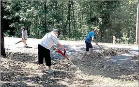  ?? Photo submitted ?? Members of the Facebook group Positively Bella Vista volunteer to help neighbors with yard work on Saturday. The “Volunteer Patrol” is active every other week, organizer Chris Taylor said.