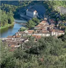  ??  ?? The village of Luzech, the last Gallic town to hold out against Caesar.