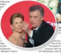  ??  ?? AMIGOS. AM Lagarde y Dujovne anuncian el acuerdo el 26 de septiembre. Dos días antes, Macri baila en Nueva Yor York en la previa del paro y la renuncia de Caputo.