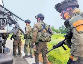  ?? CORTESíA ?? Un grupo de policías que participar­on del operativo ‘Agamenón II’.