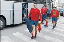  ??  ?? CONCENTRAD­OS. Los Leones, ayer tras el entrenamie­nto.