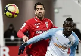  ?? (Photo AFP) ?? Balotelli (à droite) a inscrit son deuxième but avec l’OM, hier soir.