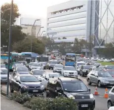  ?? FOTO: MARIO TELLEZ ?? Plaza Italia a las 8.10 horas de ayer.