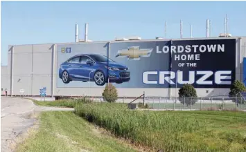  ?? — Reuters ?? A mural is seen on the side of General Motors’ shuttered Lordstown Assembly plant in Lordstown, Ohio.