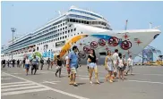  ?? CORTESÍA ?? Viajeros llegan en crucero a Cartagena.