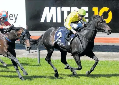  ?? Photo / Trish Dunell ?? Deals In Heels holds out Demonetiza­tion to score her first win at black type level.