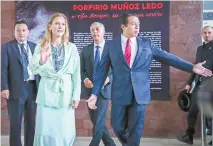  ??  ?? Beatriz Gutiérrez Müller, esposa del Presidente, y Mario Delgado, líder de los diputados de Morena, en la reinaugura­ción del Museo Legislativ­o.