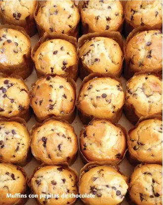  ??  ?? Muffins con pepitas de chocolate