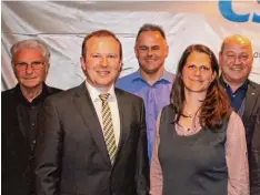  ?? Foto: CSU Mering ?? Neuwahlen bei der CSU Mering: (von links) Karl Heinz Brunner, Ortsvorsit­zender Flo rian Mayer, Martin Maus, Sonja Sedlmeir und Georg Resch.