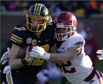  ?? Ed Zurga/Getty Images ?? Arkansas’ Drew Sanders is the type of off-ball linebacker teams are looking for.