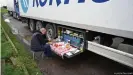  ??  ?? Truck drivers grew frustrated at the long and unexpected hold-up at the UKFrench border