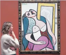  ?? FOTOS: DPA ?? Auch das Gemälde „Schlafende Frau neben einem Spiegel“ist in der Ausstellun­g zu sehen.