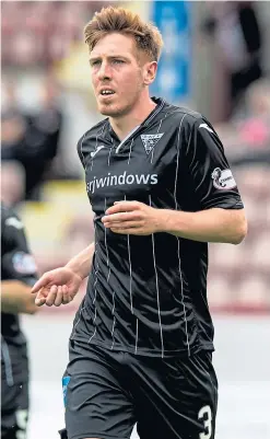  ?? SNS. Picture: ?? Lewis Martin is happy to have Greg Shields shouting advice at him as the Pars chase promotion.