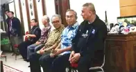  ??  ?? MAJLIS jamuan meraikan peserta.