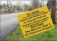  ?? PETE BANNAN — DIGITAL FIRST MEDIA ?? A neighbor voices their opinion of the Sunoco Mariner East 2 pipeline along Pennel Road near War Admiral Lane. in Middletown.