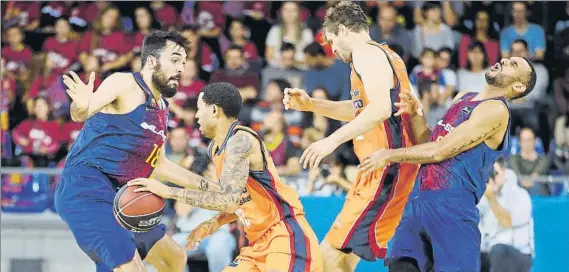  ?? FOTO: PEP MORATA ?? Imagen de un partido disputado esta temporada entre el Valencia Basket y el FC Barcelona Lassa