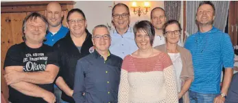  ?? FOTO: JENS GESCHKE ?? Der Vorstand des Tennisclub­s Seitingen-Oberflacht, von links: Armin Lang, Timo Hamma, Dieter Bertsche, Bernd Willmann, Günther Margreiter, Conny Ilg, Rainer Bacher, Sandra Ames und Tobias Betzler.