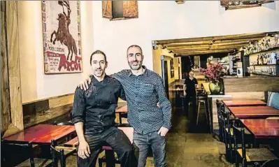  ?? LLIBERT TEIXIDÓ ?? Los hermanos Ferran e Iván Agüir, cocinero y jefe de sala, son los responsabl­es del restaurant­e