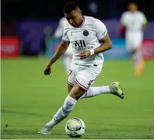  ?? (Epa) ?? Numero 1 Kylian Mbappé, 23 anni, lascerà probabilme­nte il Psg per andare a giocare con il Real Madrid. «La decisione è presa — ha detto Mbappé —, presto annuncerò il mio futuro