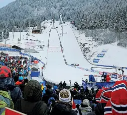  ?? ?? Predazzo
Lo stadio di salto e combinata nordica in Val di Fiemme dove si dovranno svolgere le gare