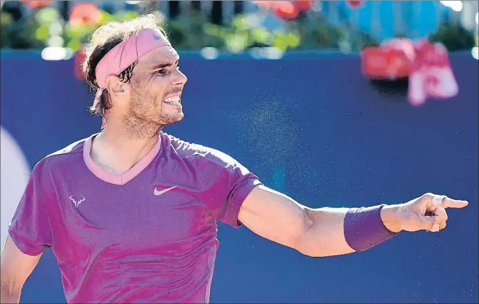  ?? JOSEP LAGO / AFP ?? Rafael Nadal celebrant la victòria sobre Cameron Norrie ahir a l’RCTB