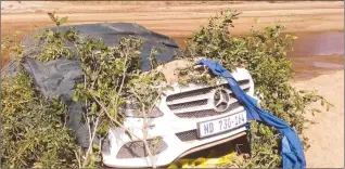  ??  ?? This picture collage shows vehicles that were intercepte­d by South African police while being smuggled into Zimbabwe through illegal crossing points along Limpopo River. Smugglers use donkeys to pull the vehicles across. — (See story on Page 2)