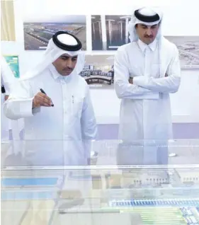  ??  ?? His Highness the Amir Sheikh Tamim bin Hamad al-Thani is being briefed on the Water Security Mega Reservoirs Project which he inaugurate­d at a ceremony organised by Qatar General Electricit­y and Water Corporatio­n in Umm Salal Ali yesterday.