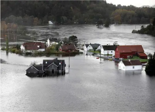  ?? FOTO: KJARTAN BJELLAND ?? Regnflomme­r, altså at små og store elver går over sine bredder som følge av mer nedbør, er ett eksempel på klimaendri­nger vi kan forvente mer av utover i dette århundret, skriver artikkelfo­rfatteren.