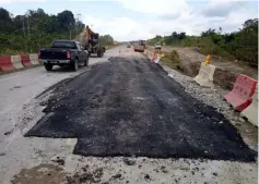  ??  ?? The repair to the damaged section of KM26 Sibu-Bintulu Road has been completed.