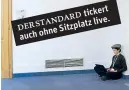  ??  ?? tickert dard stan tzlive. Sitzpla der auchohne