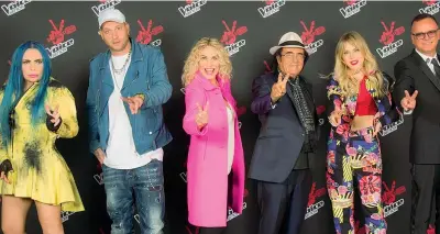  ??  ?? Tutti insieme Il cast di «The Voice Senior»: Loredana Berté, Clementino, Antonella Clerici, Al Bano con la figlia Jasmine, Gigi D’Alessio