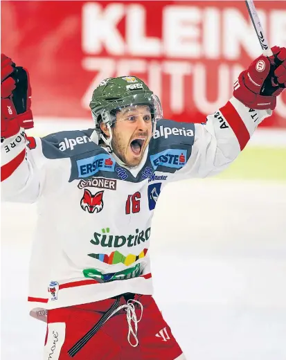  ??  ?? Austin Smith hat zum überrasche­nden Titelgewin­n des HC Bozen, der im Playoff den KAC, die Vienna Capitals und Salzburg bezwang, einiges beigetrage­n. Doch er sagt, dass der Preis dafür hoch gewesen sei.