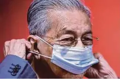  ??  ?? DR Mahathir pada sidang media. semalam.