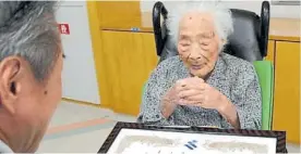  ??  ?? Celebració­n. La anciana fue reconocida oficialmen­te por Japón.