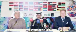  ?? — Photo by Yasser Al-Zayyat ?? KUWAIT: Head of the organizing committee of the 9th Internatio­nal Invention Fair in the Middle East Talal Al-Kharafi (center) speaks during the press conference.