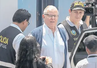  ?? AFP / LUKA GONZALES ?? Kuczynski dimitió hace un año para evitar la destitució­n del Congreso por supuesta corrupción.