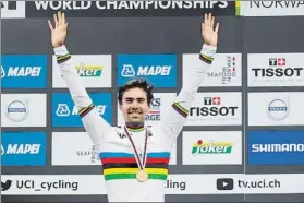  ?? FOTO: EFE ?? Tom Dumoulin se colgó el oro de la contrarrel­oj del pasado Campeonato del Mundo