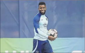  ?? Foto: ATM ?? Thomas Lemar durante el entrenamie­nto de ayer del Atlético