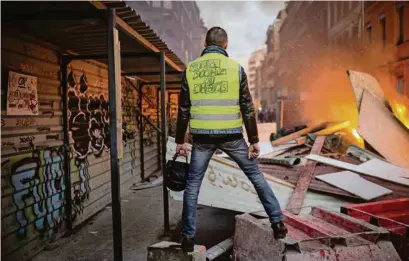  ?? (ULRICH LEBEUF/MYOP) ?? Le 1er décembre, des affronteme­nts violents ont eu lieu à Toulouse entre «gilets jaunes» et forces de l’ordre.