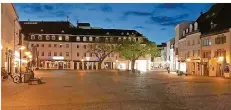  ?? FOTO: DAVID HOFFMANN ?? Der St. Johanner Markt in Saarbrücke­n – menschenle­er. Ab Montag ändert sich das Bild vielleicht, wenn die Gastronomi­e wieder öffnen darf.