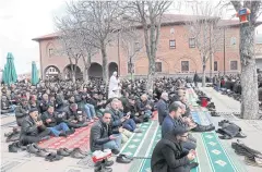  ??  ?? PRAYERS FOR THE DEAD: Prayers are held at an Ankar mosque for the 33 Turkish soldiers who were killed in Syria’s Idlib province on Friday.