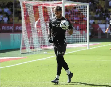  ?? (Photos Jean-François Ottonello) ?? Thomas Didillon aborde son premier match officiel sous les couleurs de Monaco avec sérénité.