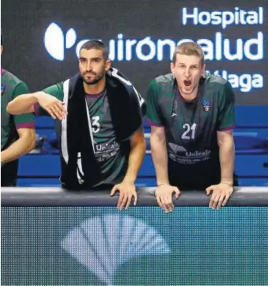  ?? MARILÚ BÁEZ ?? Jaime Fernández y Waczynski celebran durante esta temporada en un partido de la Eurocup.