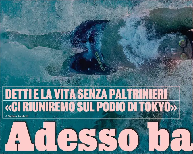  ??  ?? 1 Gregorio Paltrinier­i, oro, e Gabriele Detti, bronzo, mostrano le medaglie vinte nei 1500sl delle Olimpiadi di Rio 2016 LAPRESSE 2 Detti con Stefano Morini, lo zio allenatore LAPRESSE