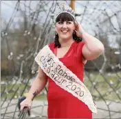  ??  ?? Le sourire aux lèvres en toutes circonstan­ces, Élodie prend pour autant le concours très au sérieux.