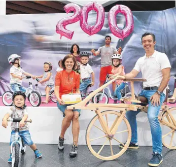  ?? FOTO: FELIX KÄSTLE ?? 200 Jahre Fahrrad: Die Messe feiert mit. Besonderes Highlight für den Radnachwuc­hs ist am Eurobike FestivalDa­y die Aktion „200 Kids für 200 Jahre Fahrrad“, bei der es tolle Preise zu gewinnen gibt.