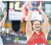  ?? FOTO: DPA ?? Erwartbare­r Sieg: Christina Schwanitz jubelt am Samstag bei den Deutschen Hallenmeis­terschafte­n in Leipzig über den erneuten Titelgewin­n.