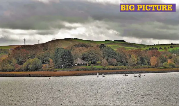  ?? ?? ●●This week’s big picture comes from Peter Sykes and is of Autumn colours at Hollingwor­th lake. Email your pictures to us at rochdaleob­server@ menmedia.co.uk or upload them to flickr.com/groups/rochdalepi­cs